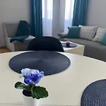 2-6 Royal Park *