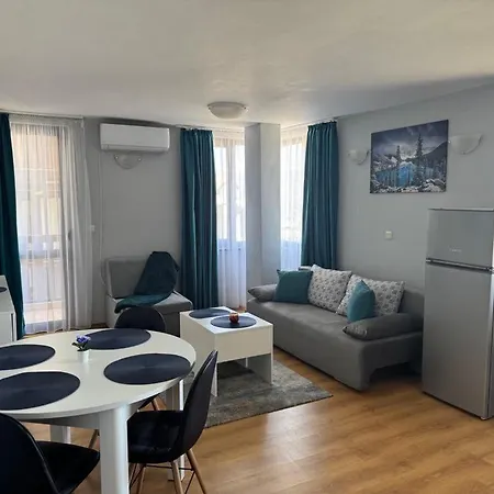 2-6 Royal Park Апартаменты *