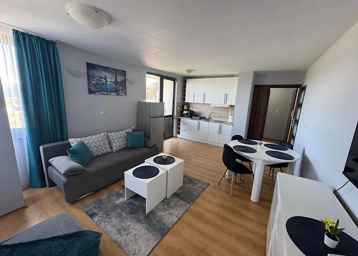 2-6 Royal Park * בנסקו