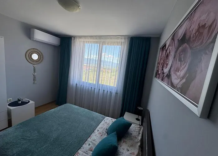 2-6 Royal Park בנסקו